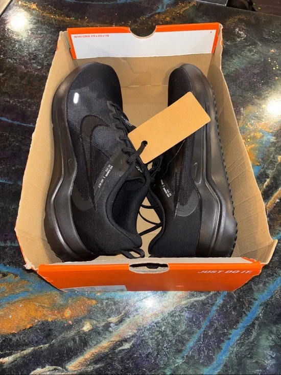 Nike Downshifter 12 4E Black/ Smoke Grey Men’ s 12 Brand New - Picture 10 of 10